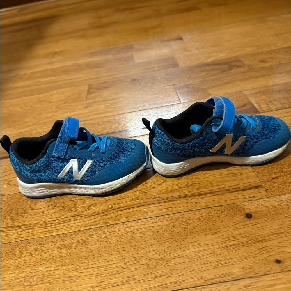 3 pairs of size 7 kids shoes- Keen sandals, loafers, & New Balance sneakers - Picture 8 of 15